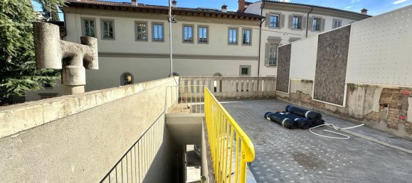 3 rooms Apartment in Florence, Italy No. 52112 8