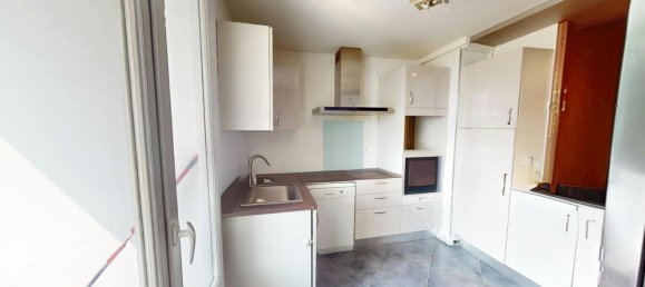 3 bedrooms Apartment in Le Pont-de-Claix, France No. 355421 5