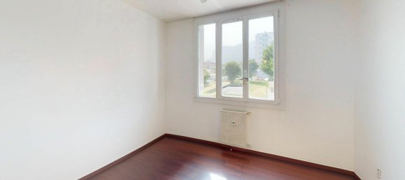 3 bedrooms Apartment in Le Pont-de-Claix, France No. 355421 8