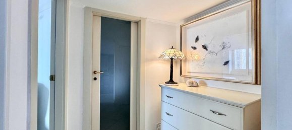 Квартира с 4 комнатами в Неаполь, Италия № 32978 23