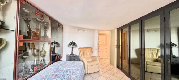 Квартира с 4 комнатами в Неаполь, Италия № 32978 26