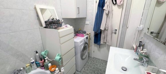 4 rooms Apartment in Bologna, Italy No. 97552 10