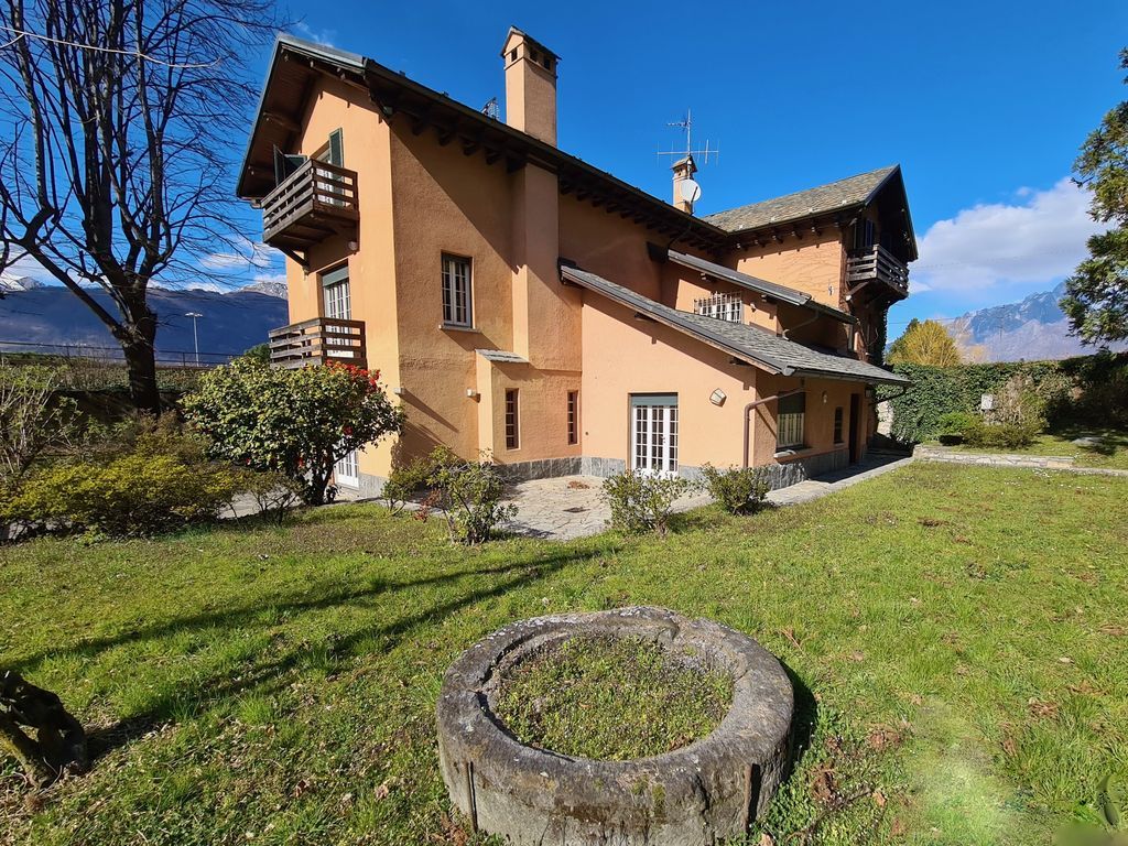 Villa de 7 dormitorios en Colico, Italy No. 55924