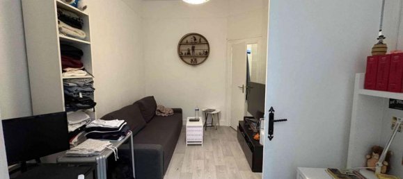 Studio in Paris, France No. 318226 3