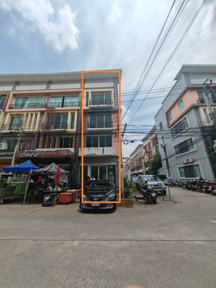 Таунхаус с 3 спальнями в Лат Крабанг, Таиланд № 67079