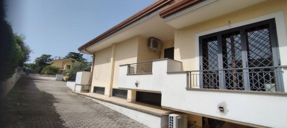 4-Zimmer Haus in Rome, Italy, Nr. 122671 45