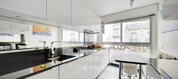 4 bedrooms Apartment in Paris, France No. 276496 5