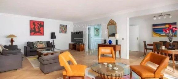 4 bedrooms Apartment in Paris, France No. 276496 3