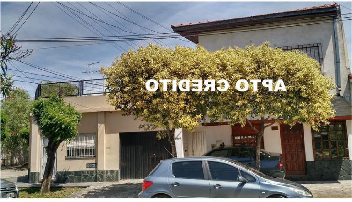 3 bedrooms House in Quilmes, Argentina No. 1596