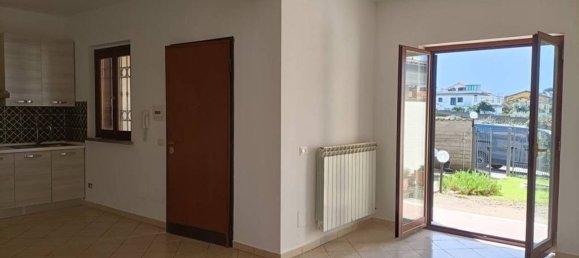 75m² Commercial property in Anzio, Italy No. 3557 13