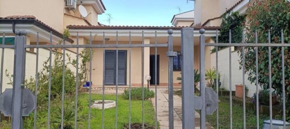 75m² Commercial property in Anzio, Italy No. 3557 5