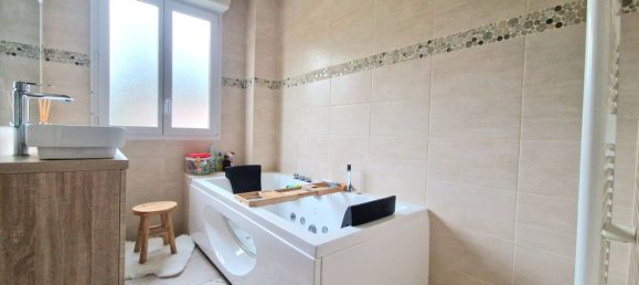 Casa de 3 dormitorios en Crecy-la-Chapelle, France No. 319452 7