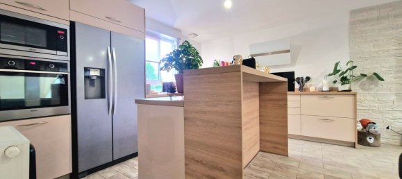 Casa de 3 dormitorios en Crecy-la-Chapelle, France No. 319452 3