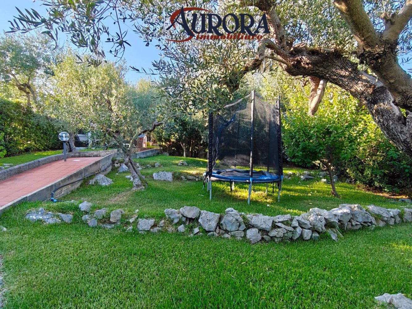 Вилла с 7 спальнями в Террачина, Италия № 309244