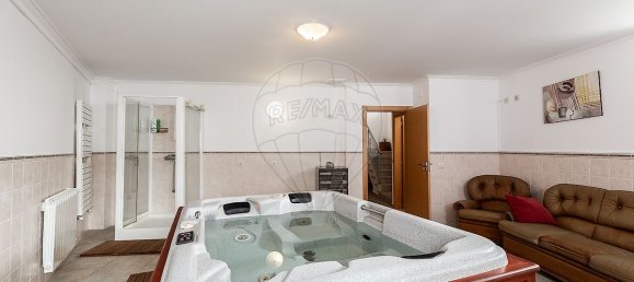 4 bedrooms House in Leiria, Portugal No. 24303 32