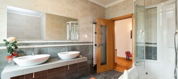 4 bedrooms House in Leiria, Portugal No. 24303 27