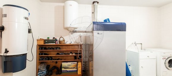 4 bedrooms House in Leiria, Portugal No. 24303 37