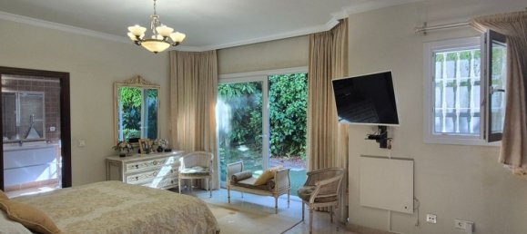 5 bedrooms Villa in Estepona, Spain No. 187866 13