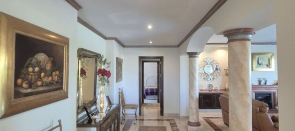 5 bedrooms Villa in Estepona, Spain No. 187866 6