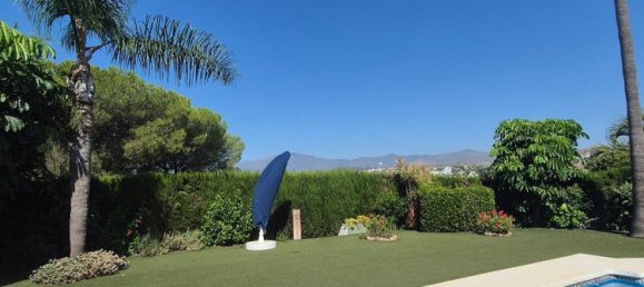 5 bedrooms Villa in Estepona, Spain No. 187866 10
