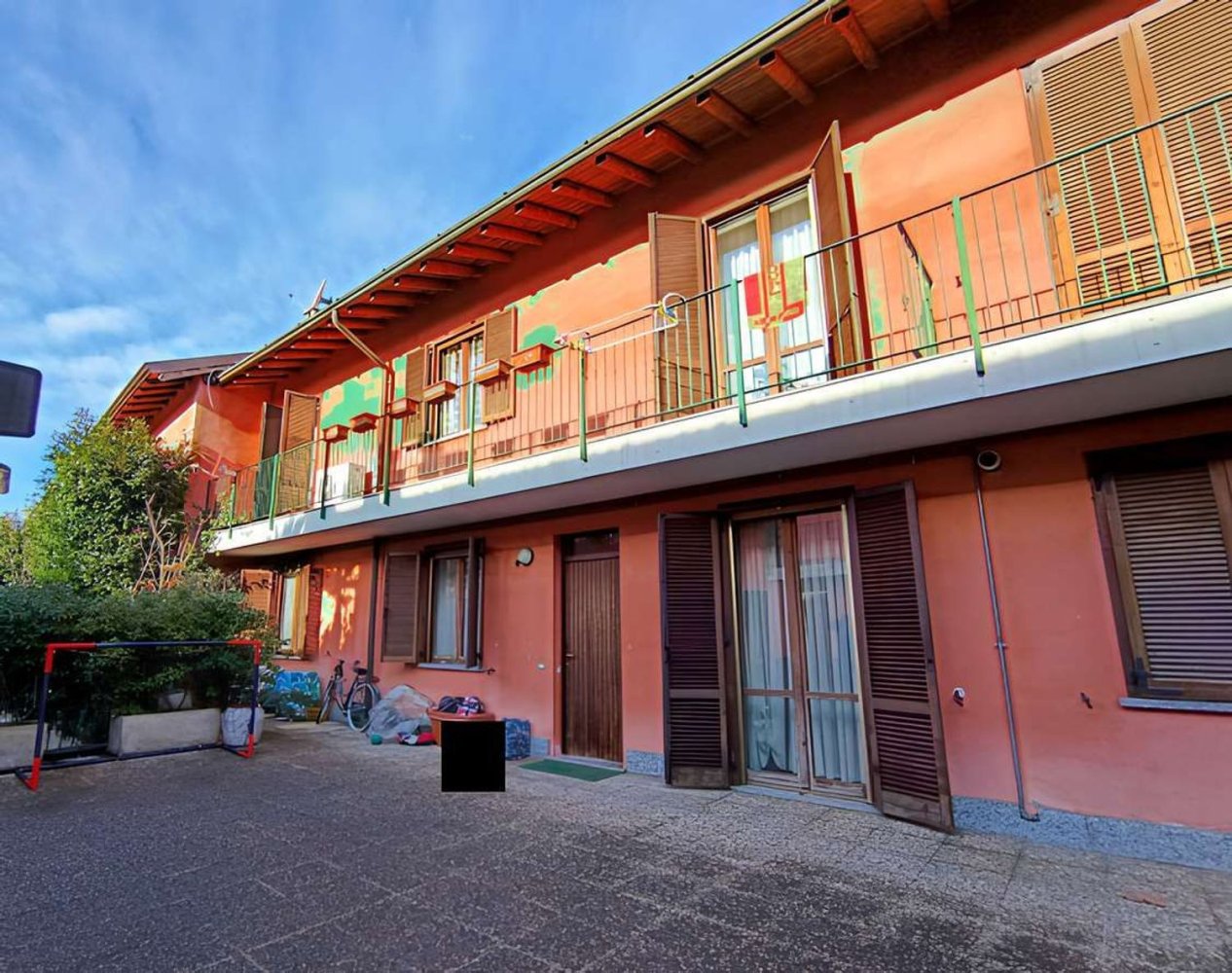 5-salle Appartement à Robecchetto con Induno, Italy No. 331512