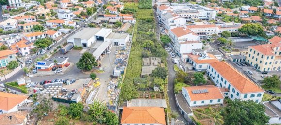 9 bedrooms Building in Funchal, Portugal No. 69242 5