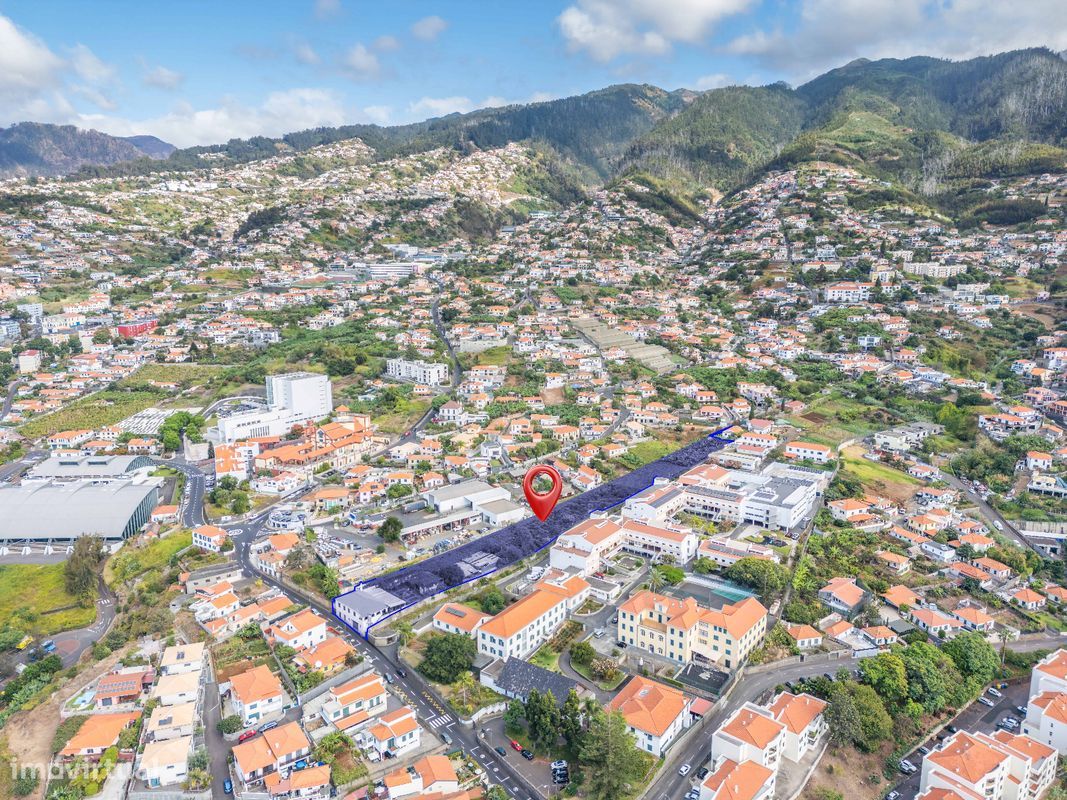 9 bedrooms Building in Funchal, Portugal No. 69242