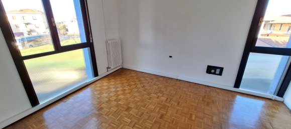 Apartamento de 3 habitaciónes en Veniano, Italy No. 235870 32