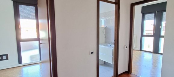 Apartamento de 3 habitaciónes en Veniano, Italy No. 235870 21
