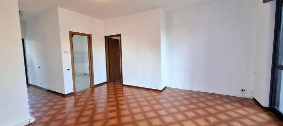 Apartamento de 3 habitaciónes en Veniano, Italy No. 235870 2