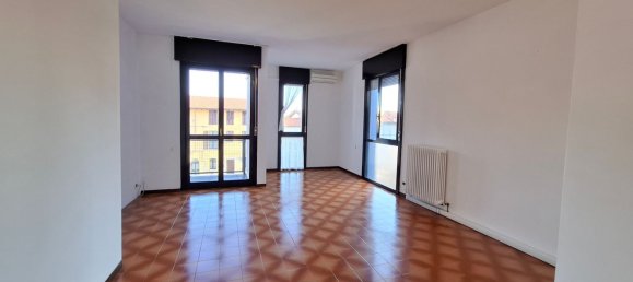 Apartamento de 3 habitaciónes en Veniano, Italy No. 235870 3