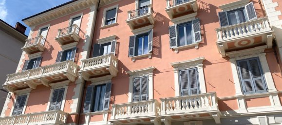 6 rooms Apartment in Cuneo, Italy No. 13532 2
