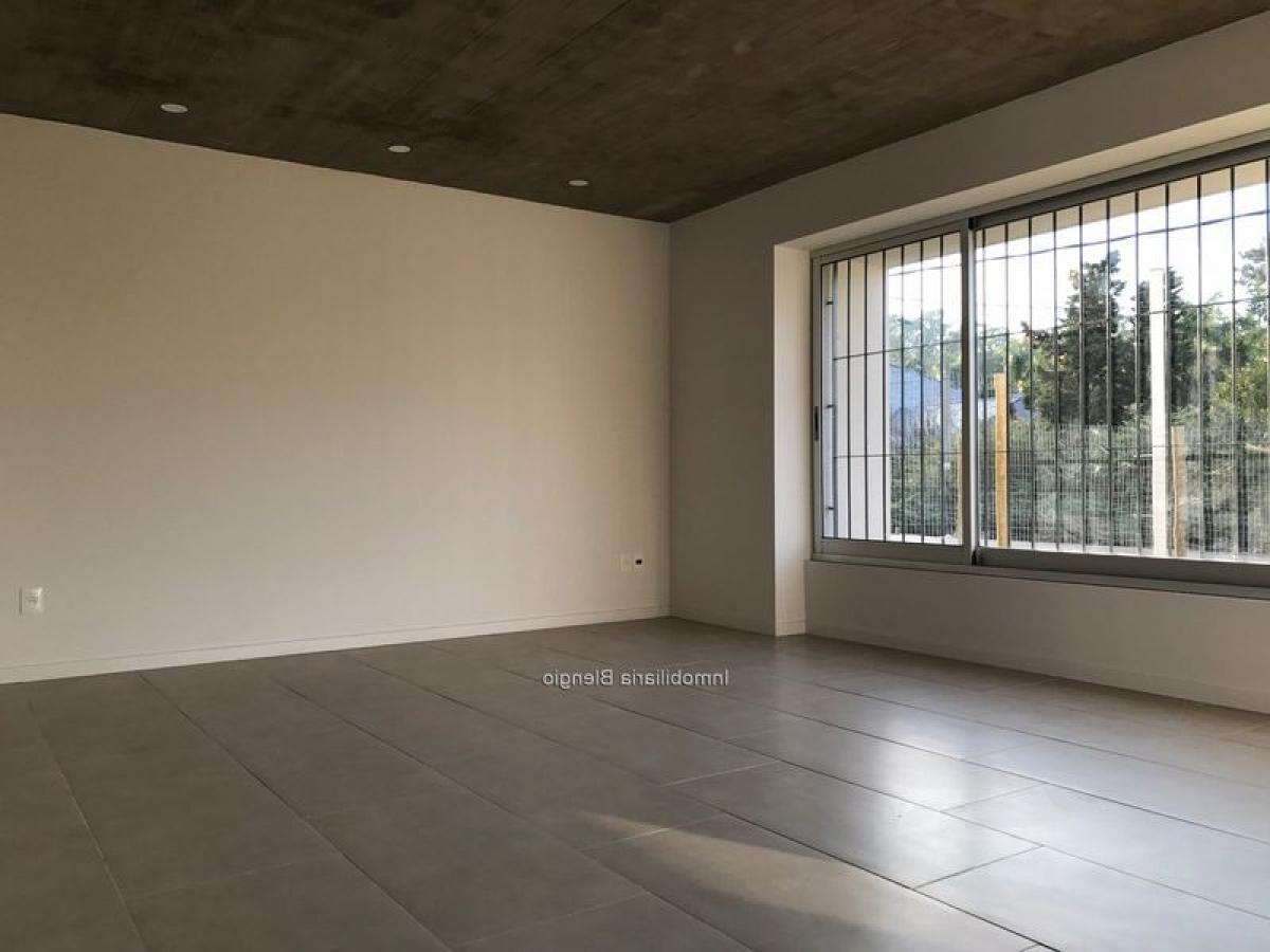 3 bedrooms House in Canelones, Uruguay No. 11357