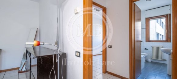 2 bedrooms Apartment in Bergamo, Italy No. 378196 9