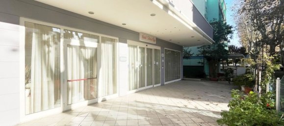 Imóvel comercial de 40 divisões em Cesenatico, Italy N.º 152988 14