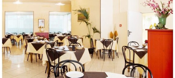 Imóvel comercial de 40 divisões em Cesenatico, Italy N.º 152988 5