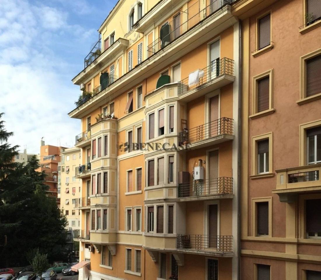 Apartamento de 4 habitaciónes en Rome, Italy No. 40240