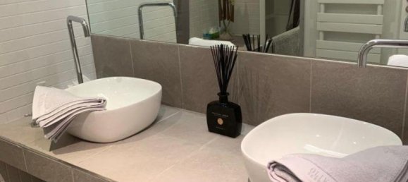 3 rooms Parking in Paris, France No. 108774 9