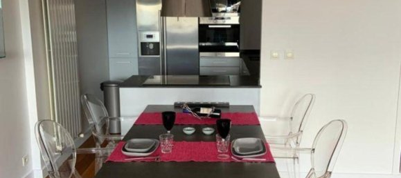 3 rooms Parking in Paris, France No. 108774 2