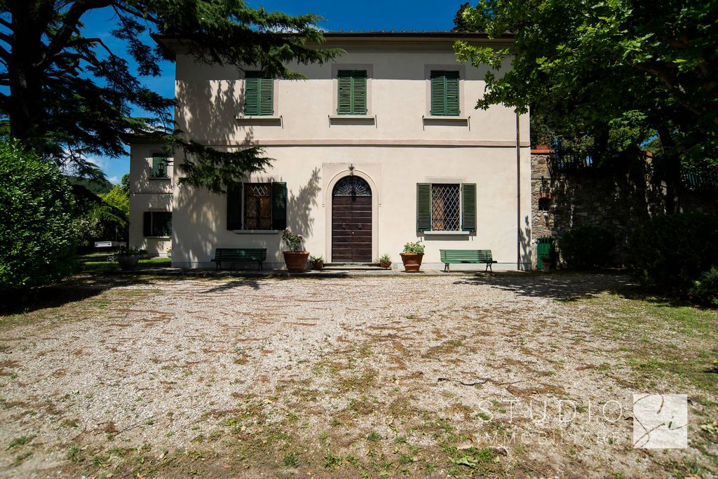 9 bedrooms Villa in Montemurlo, Italy No. 296903