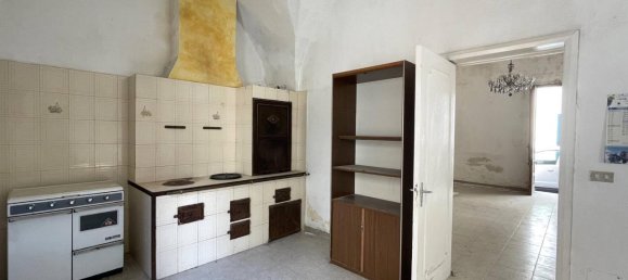 Здание с 8 комнатами в Carmiano, Италия № 74451 6