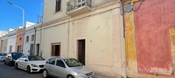 Здание с 8 комнатами в Carmiano, Италия № 74451 13