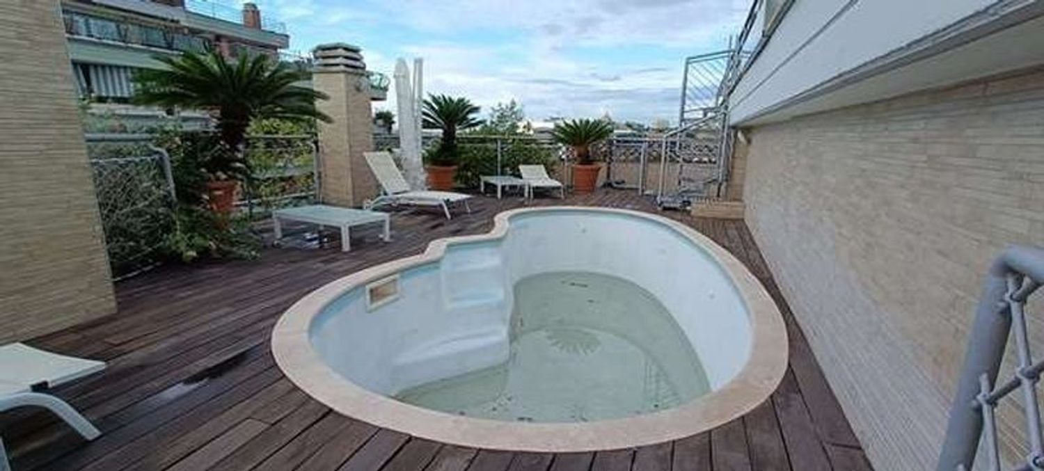 Apartamento de 7 habitaciónes en Rome, Italy No. 27830