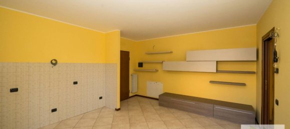 1 bedroom Apartment in Desio, Italy No. 381226 8