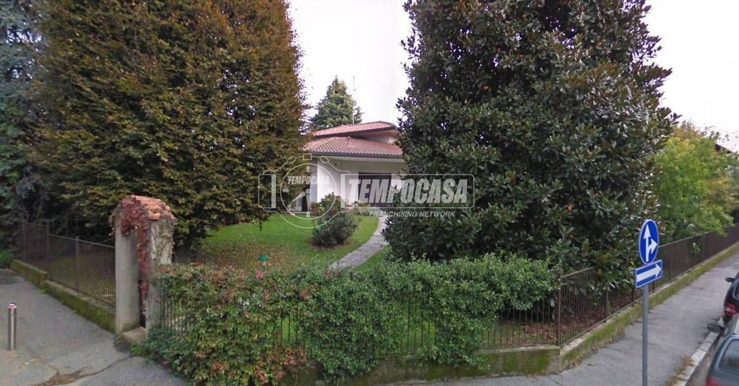 3-Zimmer Villa in Carate Brianza, Italy, Nr. 162465