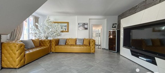 Casa de 3 dormitorios en Montgeron, France No. 331322 2