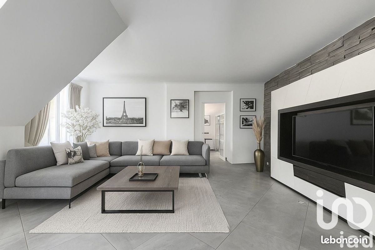 Casa de 3 dormitorios en Montgeron, France No. 331322