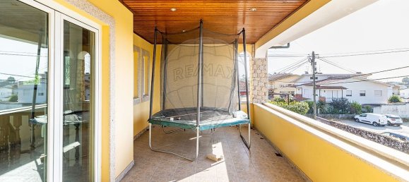 Casa de 4 dormitorios en Santa Maria da Feira, Portugal No. 47056 26