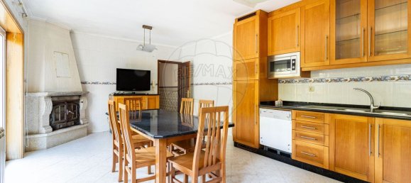 Casa de 4 dormitorios en Santa Maria da Feira, Portugal No. 47056 2