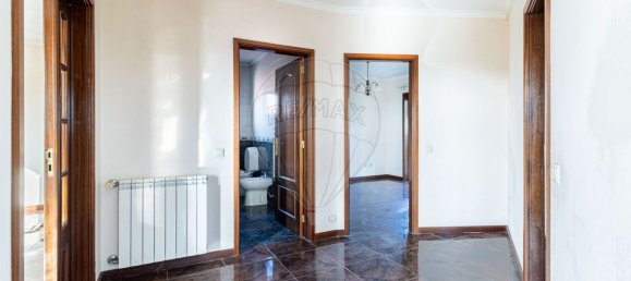 Casa de 4 dormitorios en Santa Maria da Feira, Portugal No. 47056 8